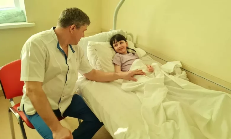 «Хрустальную» девочку прооперировали новосибирские врачи